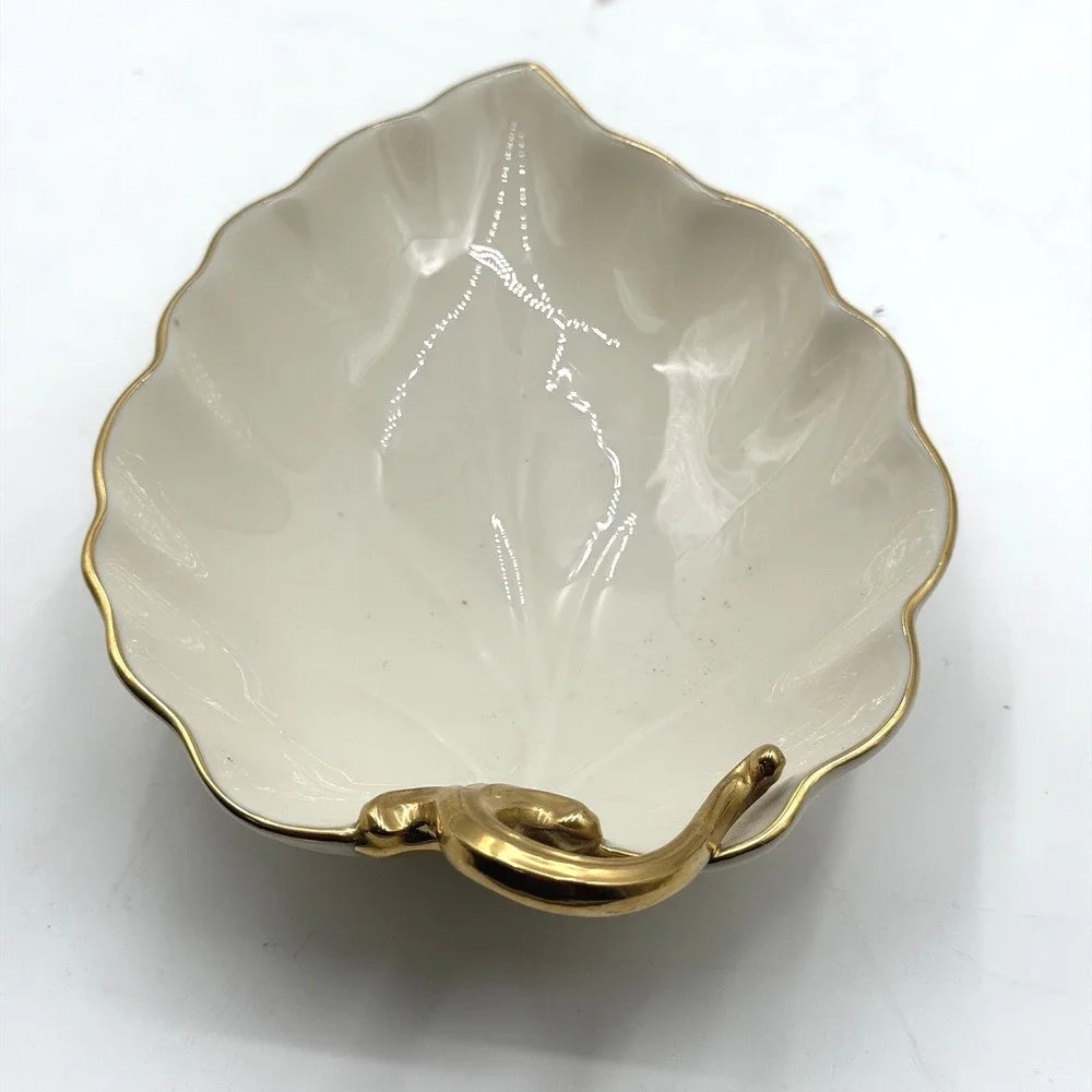 Lenox Ivory Porcelain Leaf Candy Dish Gold Trim Handle Made in USA 7.5 inch‎